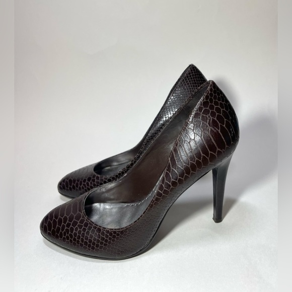 GIANNI BINI Women’s Size 7.5 Leather Snake Skin Closed Toe Heels - Picture 8 of 11